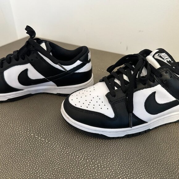 Nike Panda Dunks - Picture 3 of 5